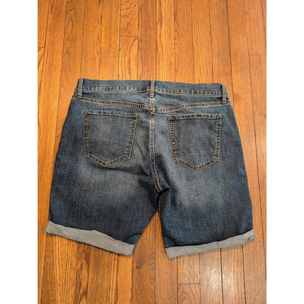 Old Navy Fitted‎ Stretch Bermuda Shorts Cuffed Acid Fade Blue Denim Womens Sz 14